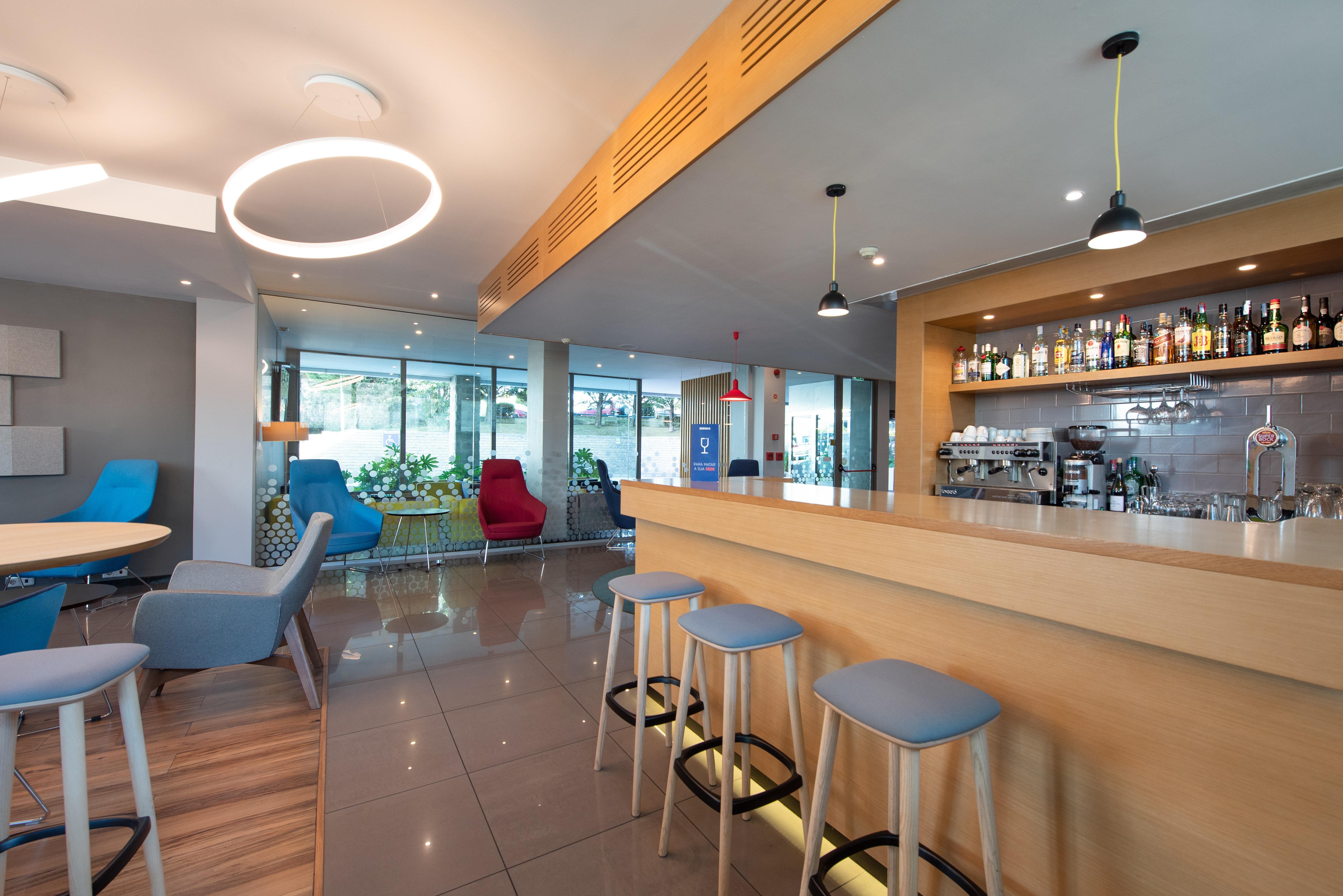 Holiday Inn Express Lisbon Airport, An Ihg Hotel Εξωτερικό φωτογραφία