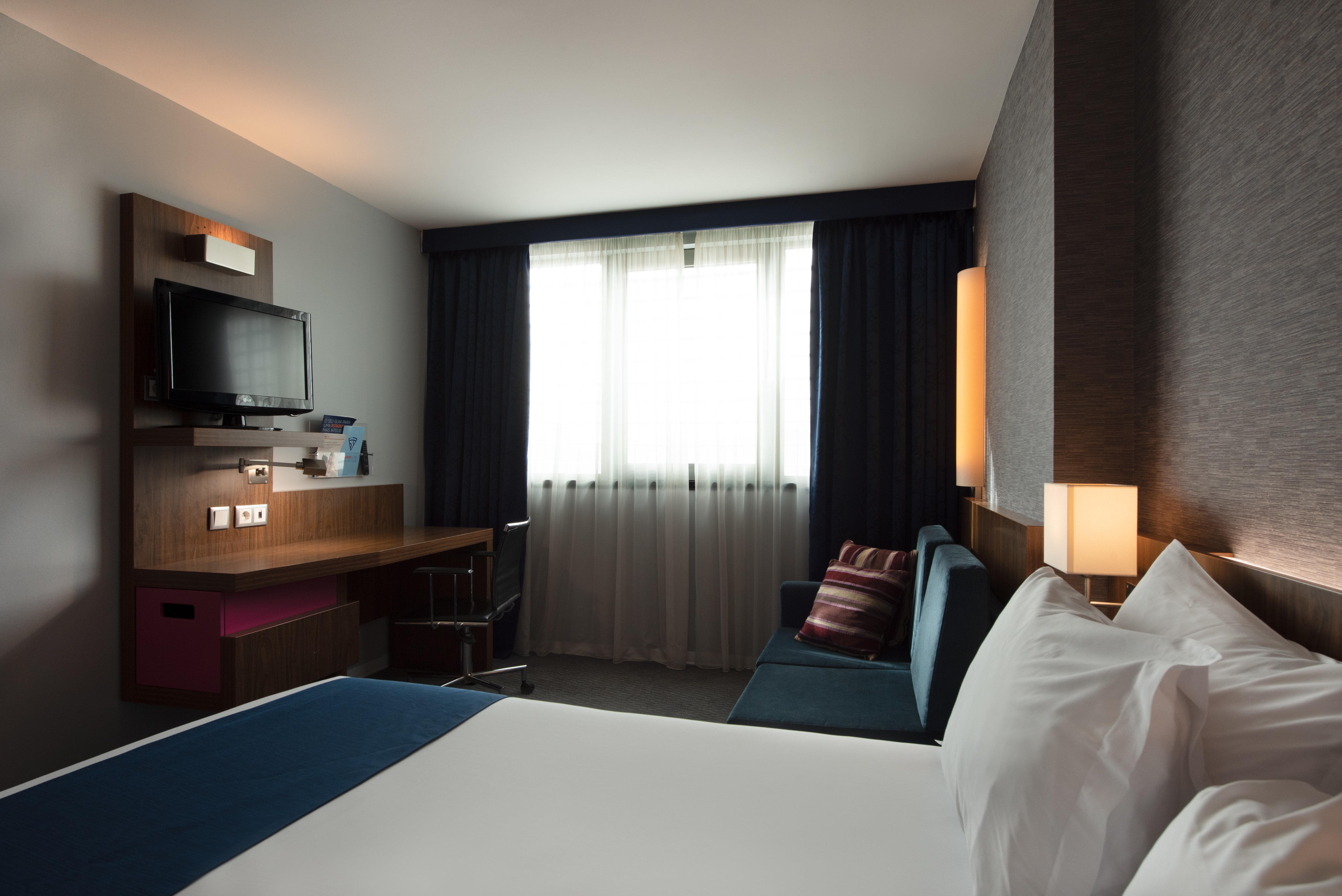 Holiday Inn Express Lisbon Airport, An Ihg Hotel Εξωτερικό φωτογραφία