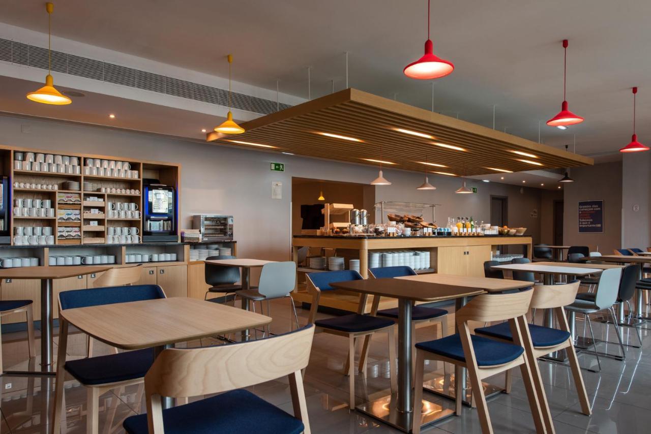 Holiday Inn Express Lisbon Airport, An Ihg Hotel Εξωτερικό φωτογραφία